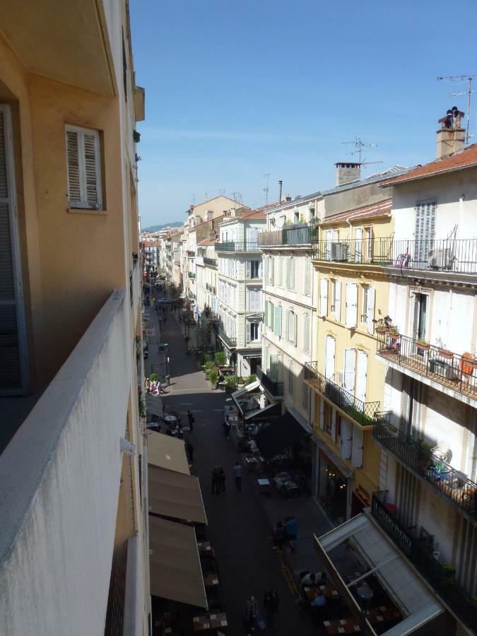 Spacious One Bedroom - Great Location! Apartamento Cannes